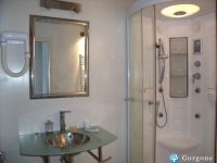 salle de bain avec hammam cliquez ici pour agrandir les photos de cette location à mimizan