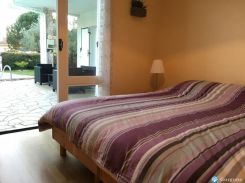 La 1ère chambre, accès terrasse et piscine cliquez ici pour agrandir les photos de cette location à mimizan