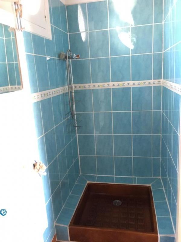 La douche de la salle d\'eau
