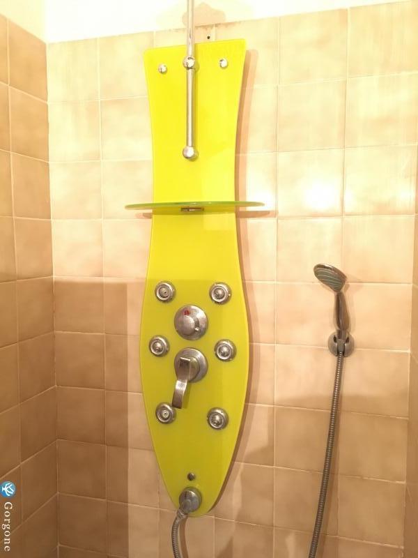 La douche de la salle d\'eau